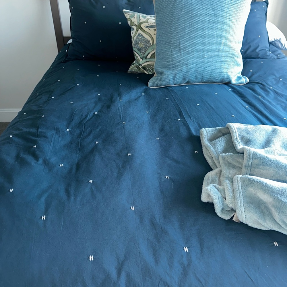 West Elm Full Comforter and Shams - Picture 2 of 3